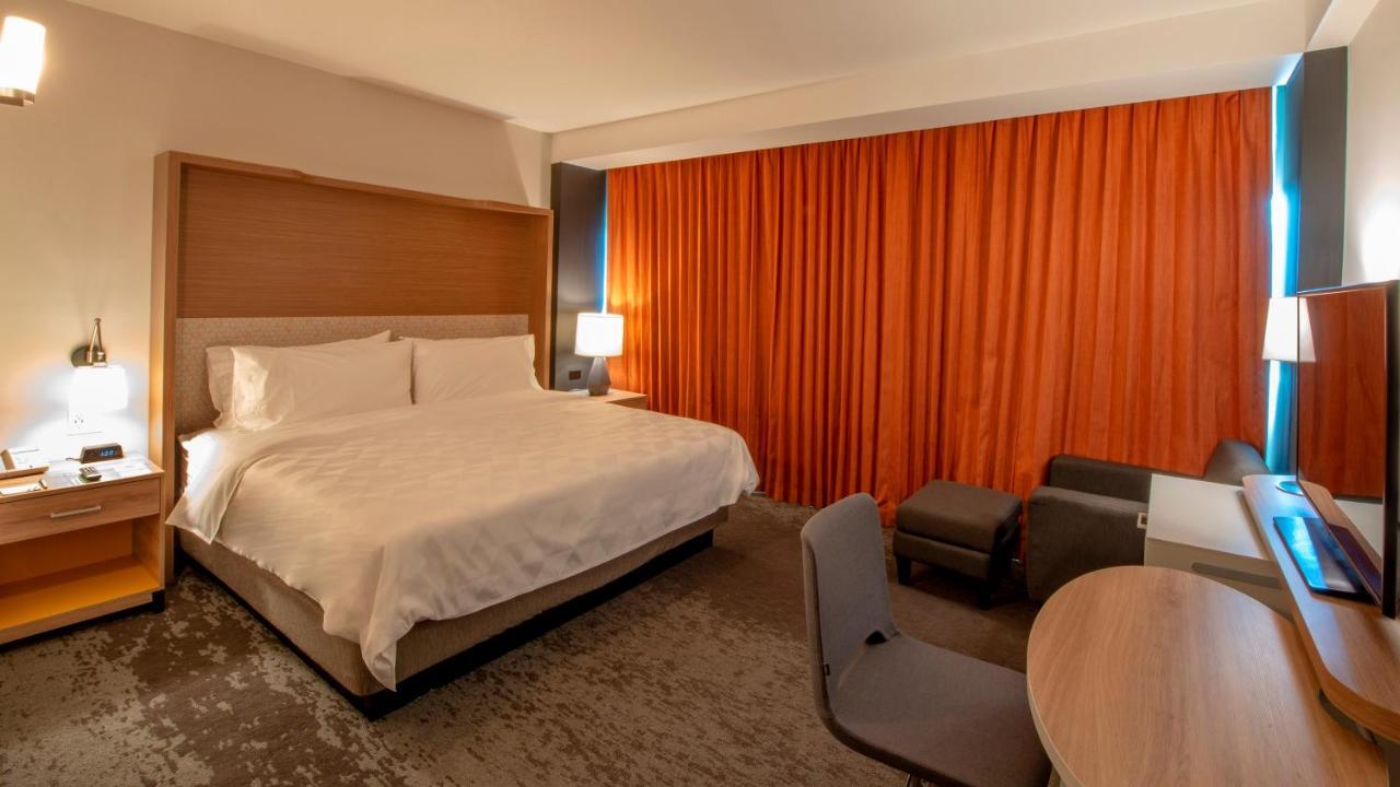 Holiday Inn&Suites - Merida La Isla, an IHG Hotel Habitación foto